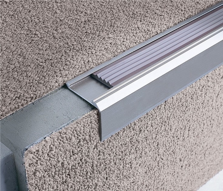 Aluminium Profile Carpet Transition Strip Perawatan Permukaan Anodized